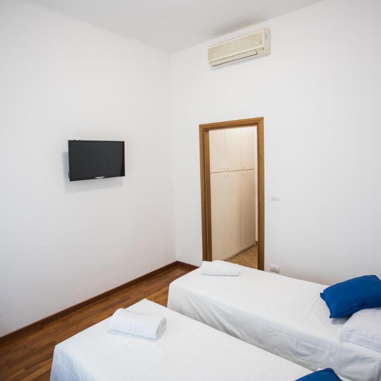 Affittacamere Le Camere di Porta San Felice - Self Check in - Camera Matrimoniale/Doppia con Letti Singoli con Bagno Privato - 2