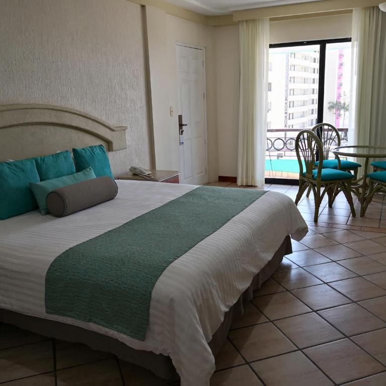 Hotel Playa Marina - Double Room with Balcony - 4