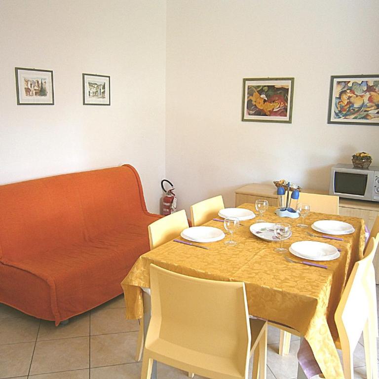 Dina/Viel - Two-Bedroom Apartment - 5