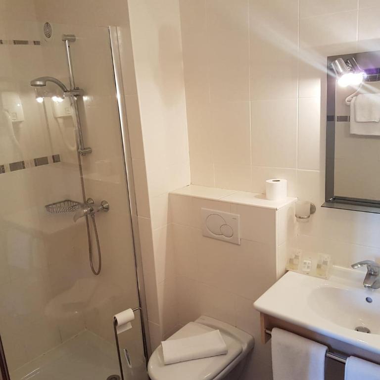 Hôtel Point Bleu Sète Frontignan - Chambre Double - 12