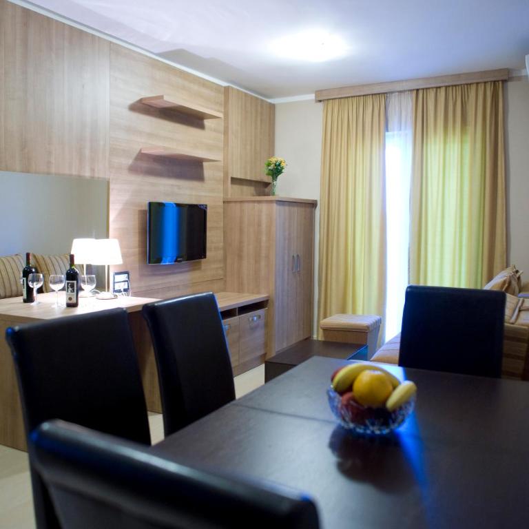 Vila V Lux Apartments - One-Bedroom Apartment with Partial Sea View - 8