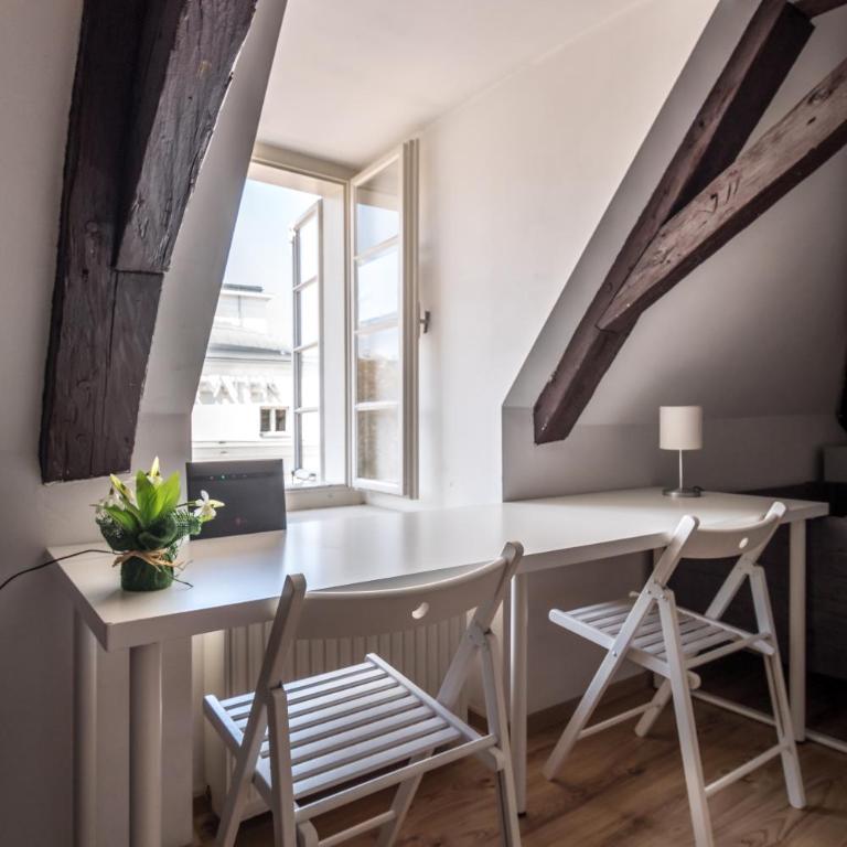 SISHAUS - Private Room Rental - Loft - 11
