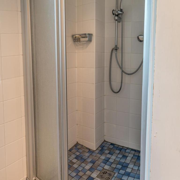 SISHAUS - Private Room Rental - Basic Dreibettzimmer mit Gemeinschaftsbad - 18