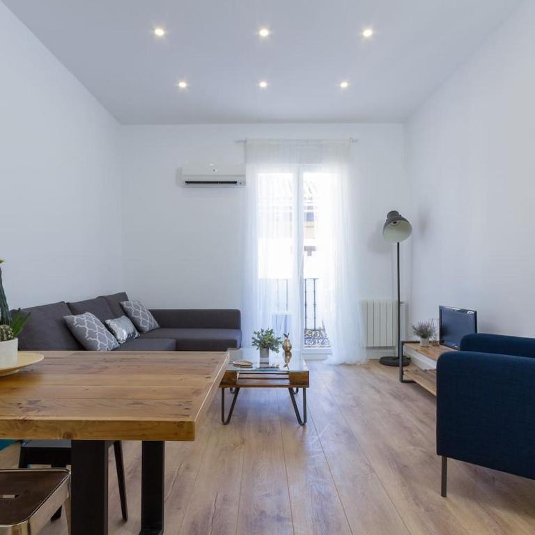 Marvelous Apartment of 3 Bedrooms near La Latina by Batuecas - Apartment - 1