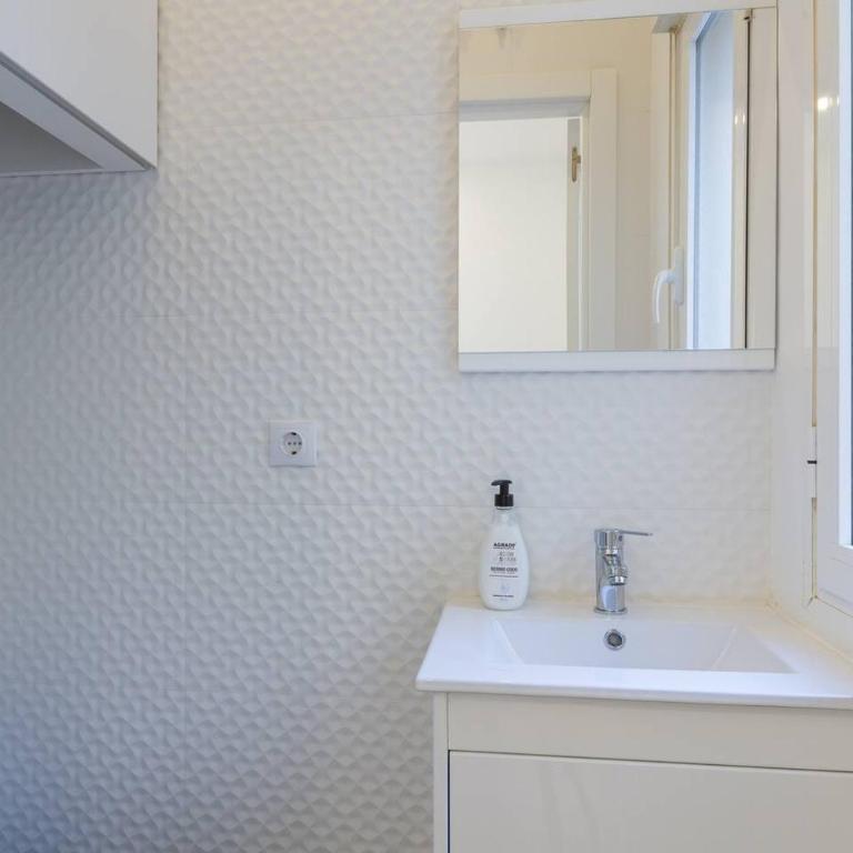 Marvelous Apartment of 3 Bedrooms near La Latina by Batuecas - Apartment - 21