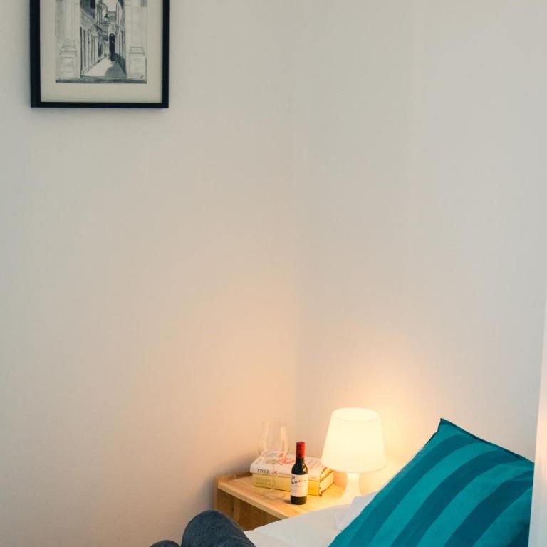 Holidays2Malaga Heredia 3 bedroom opposite Malaga Port - Three-Bedroom Apartment - 27