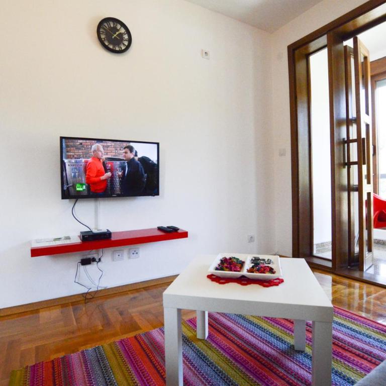 Apartment Holiday - Apartman sa Pogledom na Planinu - 29