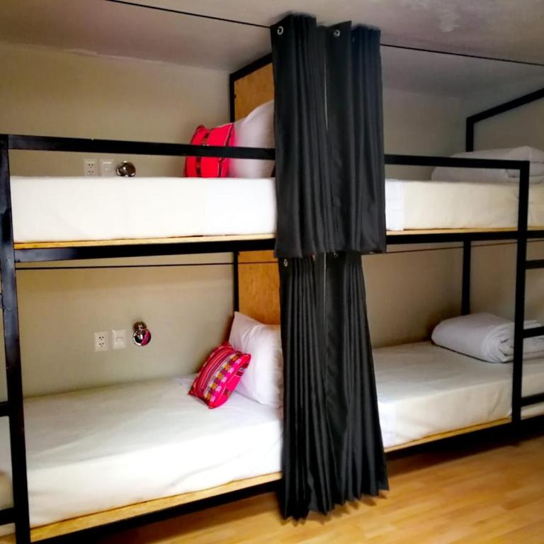 Xplora Hostel Cusco - Cama en habitación compartida femenina de 6 camas - 2