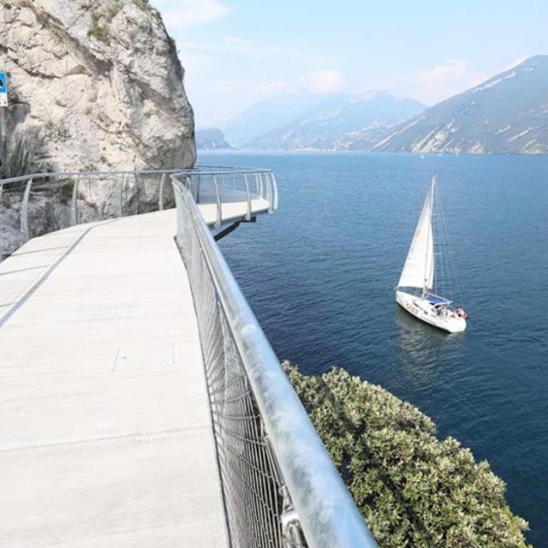 Appartamento B&B Preone - Camera Matrimoniale con Vista Lago - 3