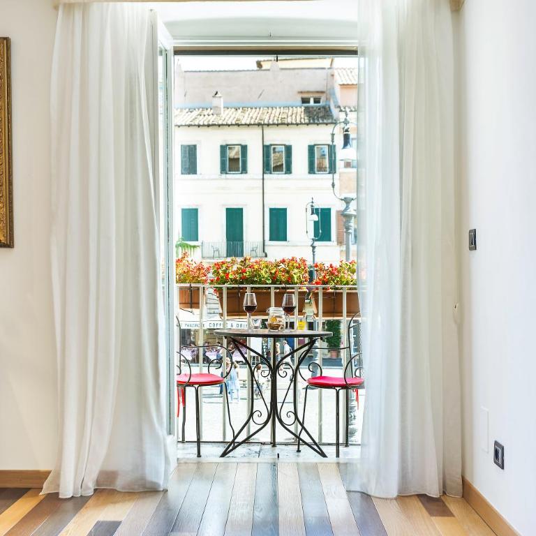 Hub Navona - Suite con Balcone e Vista Città - 2