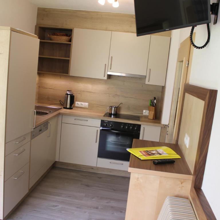 Haus Alpina & Landhaus Schöpf - Apartment mit 2 Schlafzimmern und Terrasse - 3