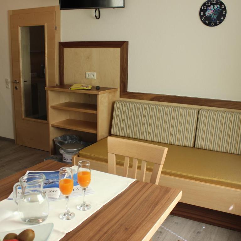 Haus Alpina & Landhaus Schöpf - Apartment mit 2 Schlafzimmern und Terrasse - 2