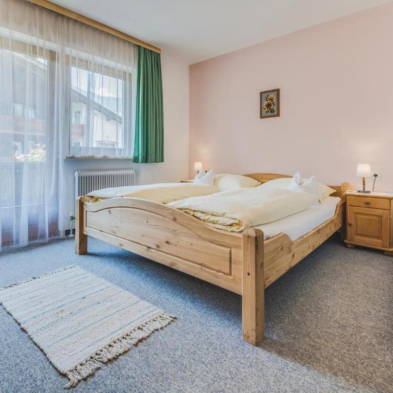 Haus Kristall - Doppelzimmer mit Balkon - 3