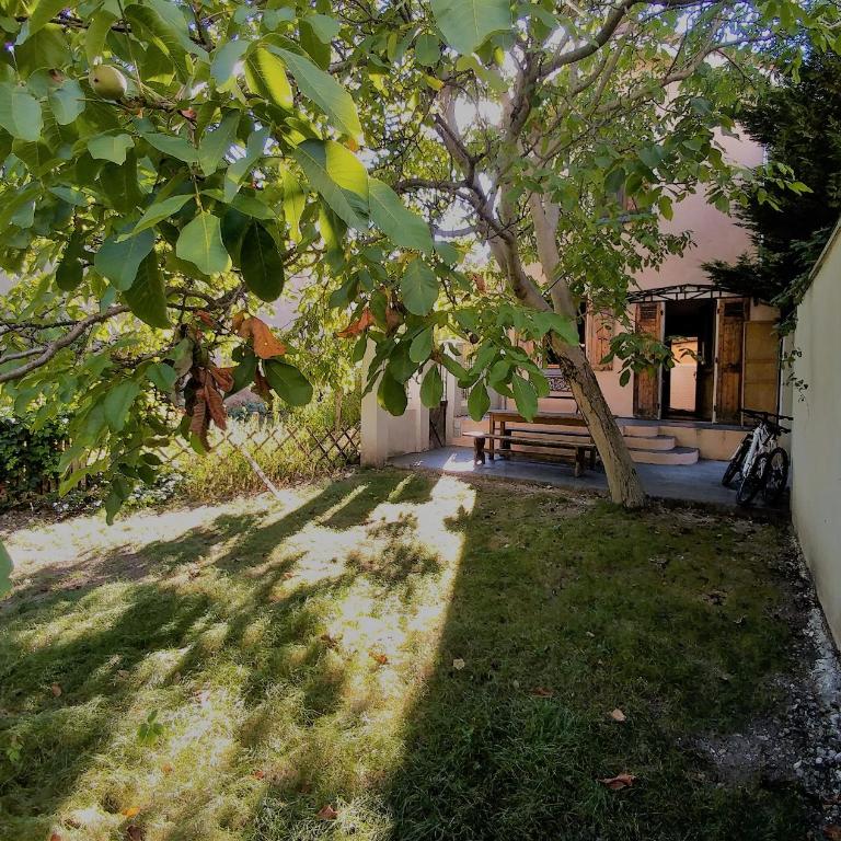 MAISON JARDIN ET PARKING PRIVé dans GRENOBLE - Villa - 3