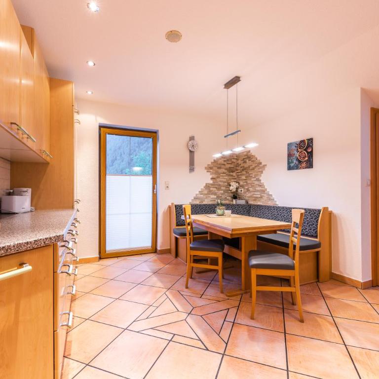 Haus Viktoria - Apartment mit Balkon - 13