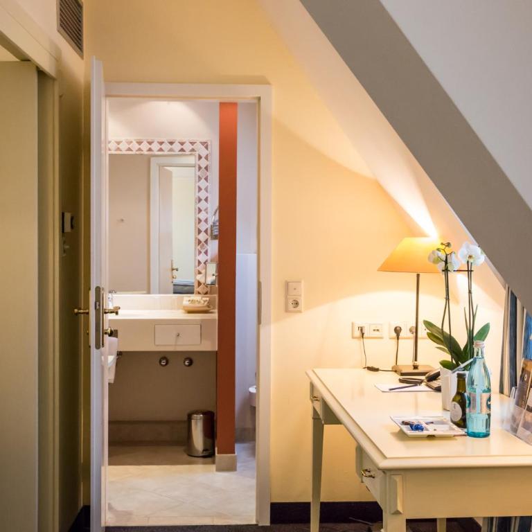Best Western Premier Hotel Rebstock - Standard Doppelzimmer - 3