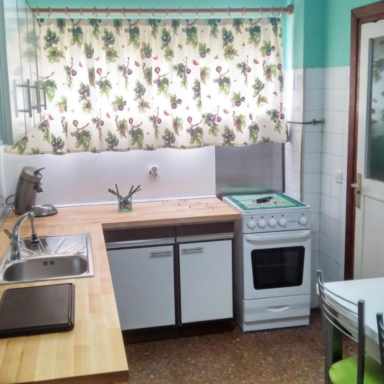 Piso céntrico, amplio, luminoso y familiar, con garaje según disponibilidad - Apartamento de 2 dormitorios - 4