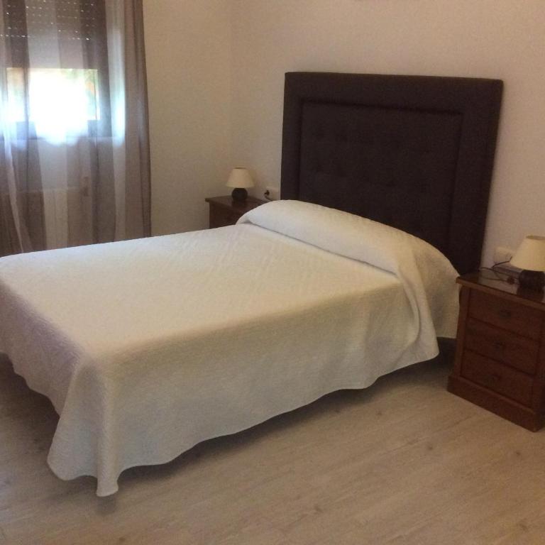 Hostal Mont Royal - Double or Twin Room - 1
