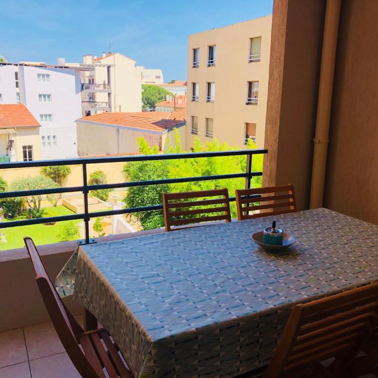 Appt moderne Vieil Antibes 3 pièc - Appartement - 15