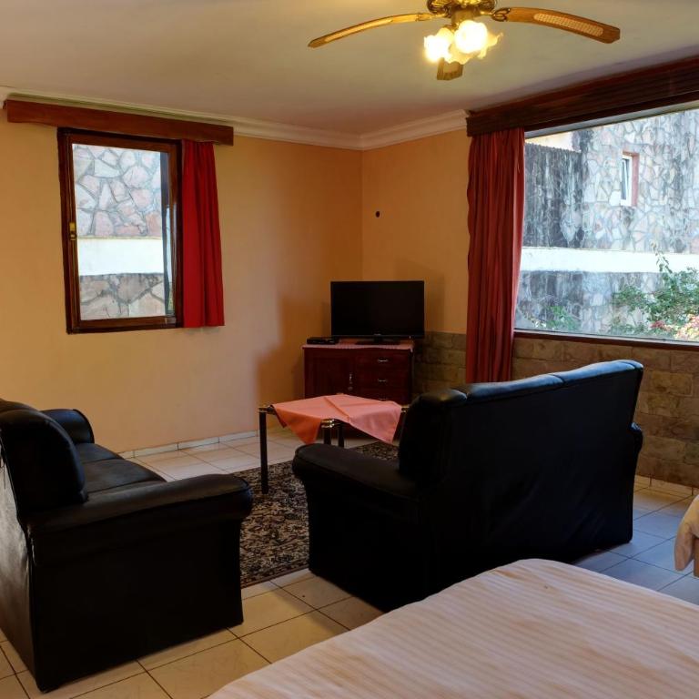 Hotel Independencia - Family Suite with Balcony - 7