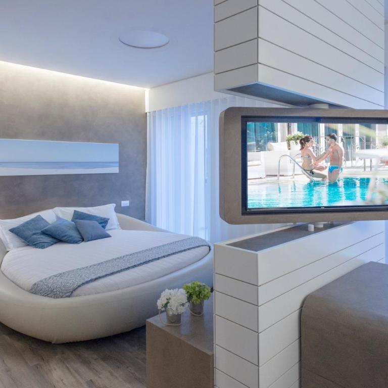 Hotel Liberty Beach - Parking & Beach - Junior Suite con Balcone e Accesso Spiaggia - 18