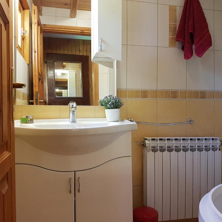 Snow Angel Jahorina - Two-Bedroom House - 8