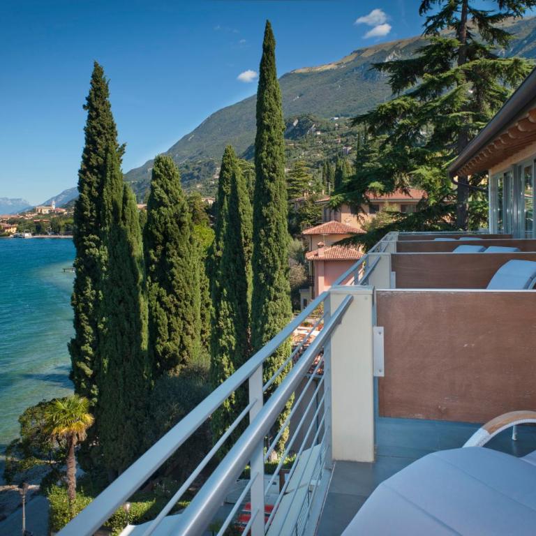 Beach Hotel Du Lac Malcesine - Camera Matrimoniale Superior con Balcone e Vista Lago - 10