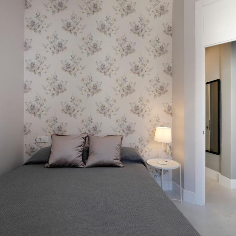 tuGuest Placeta de San Gil Apartments - One-Bedroom Apartment - 1