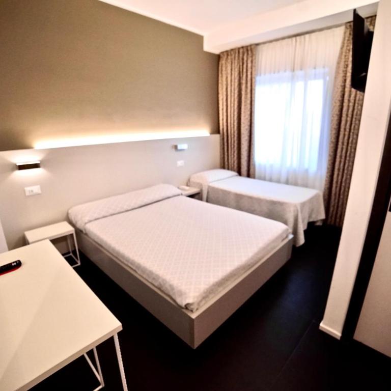 Hotel Centrale - Camera Tripla - 5