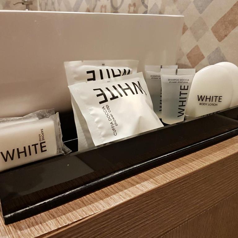 Navona Central Suites - Suite Superior con Vasca Idromassaggio e Sauna a Vapore - 20