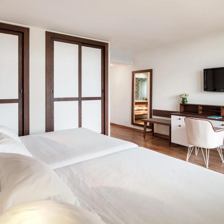 H10 Salou Princess - Habitación Familiar (2 adultos + 2 niños de hasta 10 años) - 1