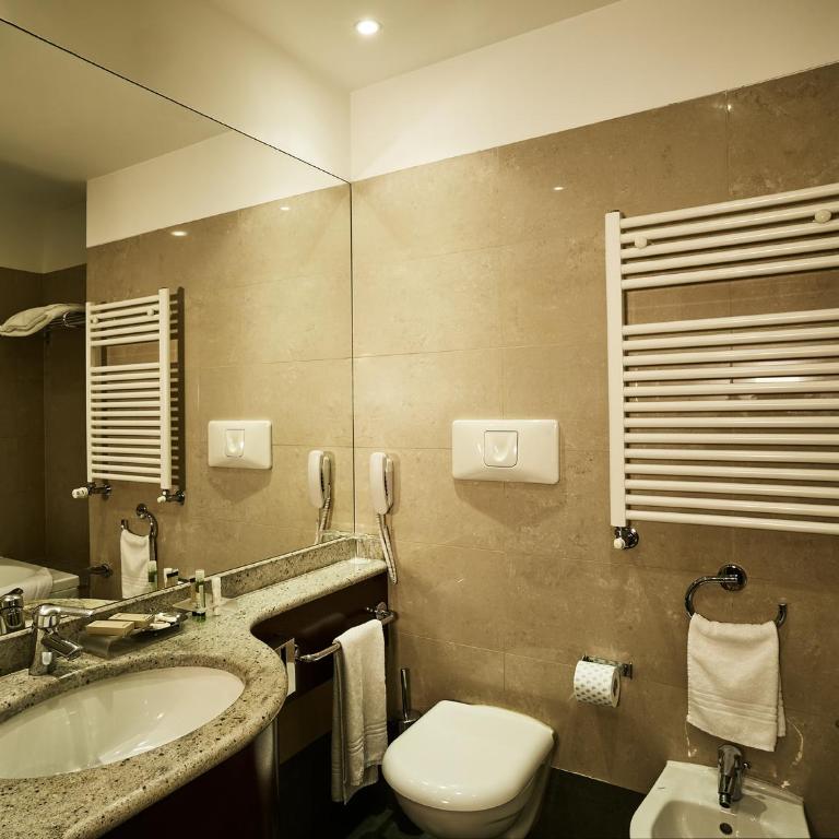 Meditur Hotel Bologna - Camera Matrimoniale Comfort - 6