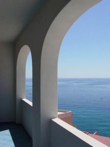 Oltremare Residence Hotel - One-Bedroom Apartment with Sea View - 4