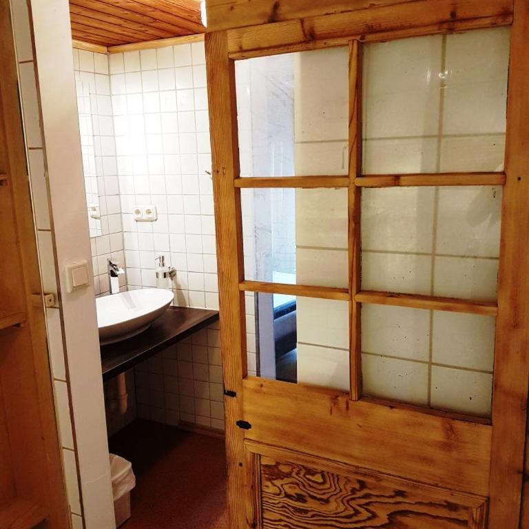 Pension Hirsch - Einzelzimmer mit Bad - 4