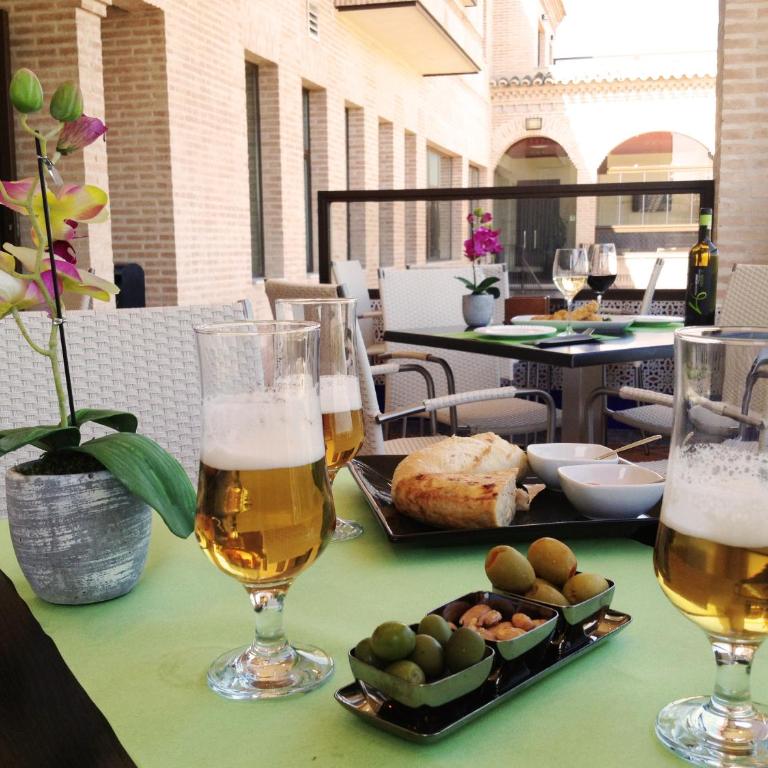 Hotel La Bastida Toledo - Habitación Doble con cama supletoria (3 adultos) - 9