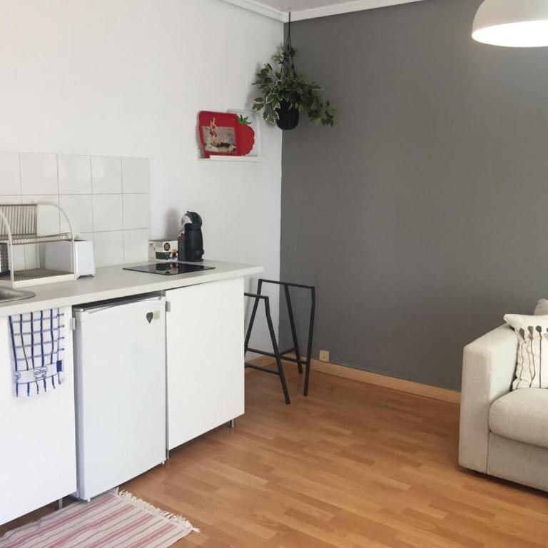 Santos Studio 2 - Studio with Balcony - 5