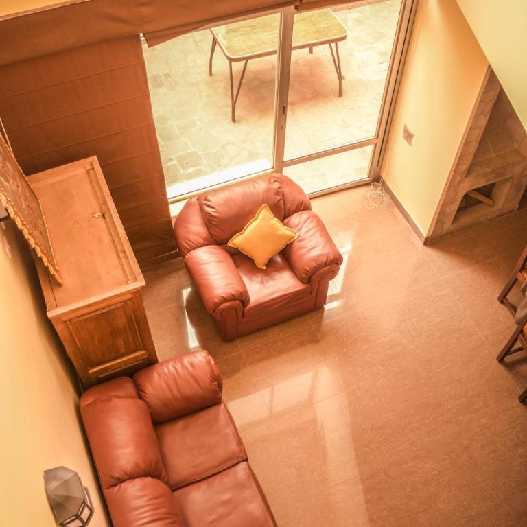 Pikaflor B&B - Six-Bedroom House - 2