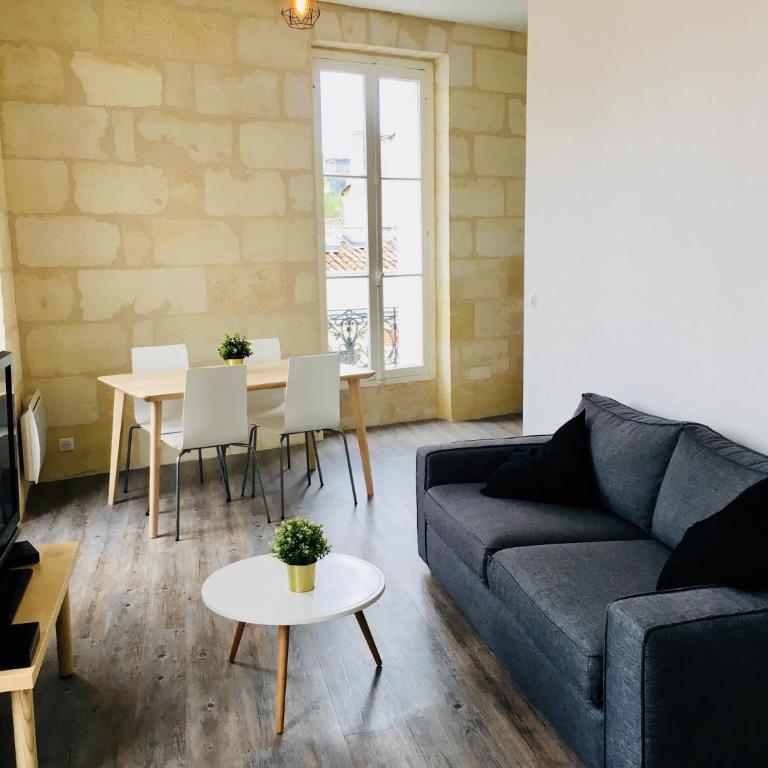 Appartement Charmant Place de Lerme - Appartement 1 Chambre - 21