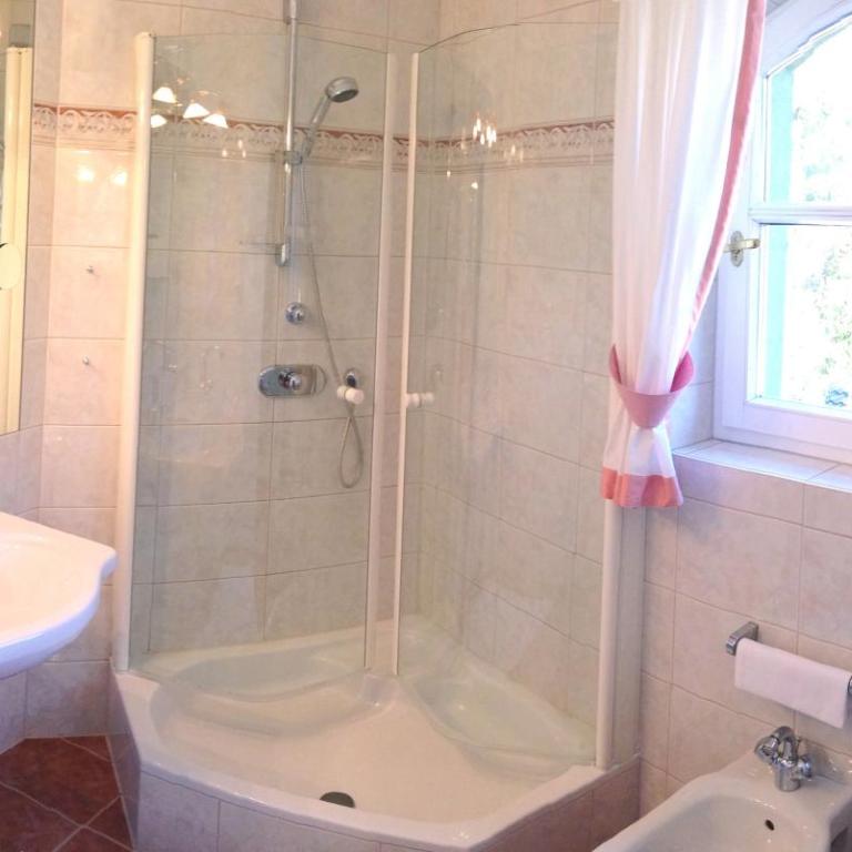 Dietrichsteinerhof Apartments & Rooms - Doppelzimmer mit Balkon - 9