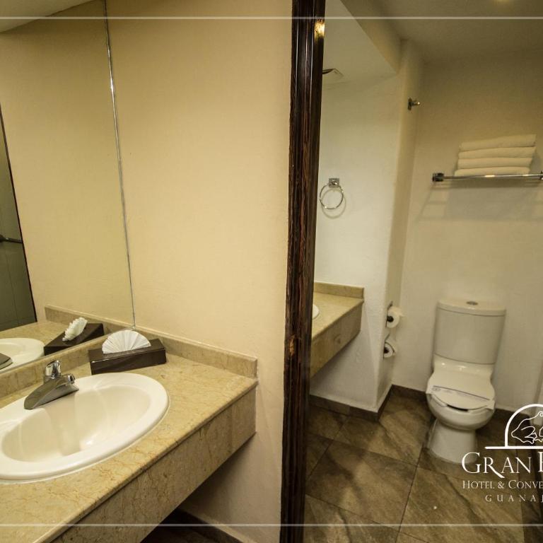 Hotel Gran Plaza & Convention Center - Double Room with Two Double Beds - 4
