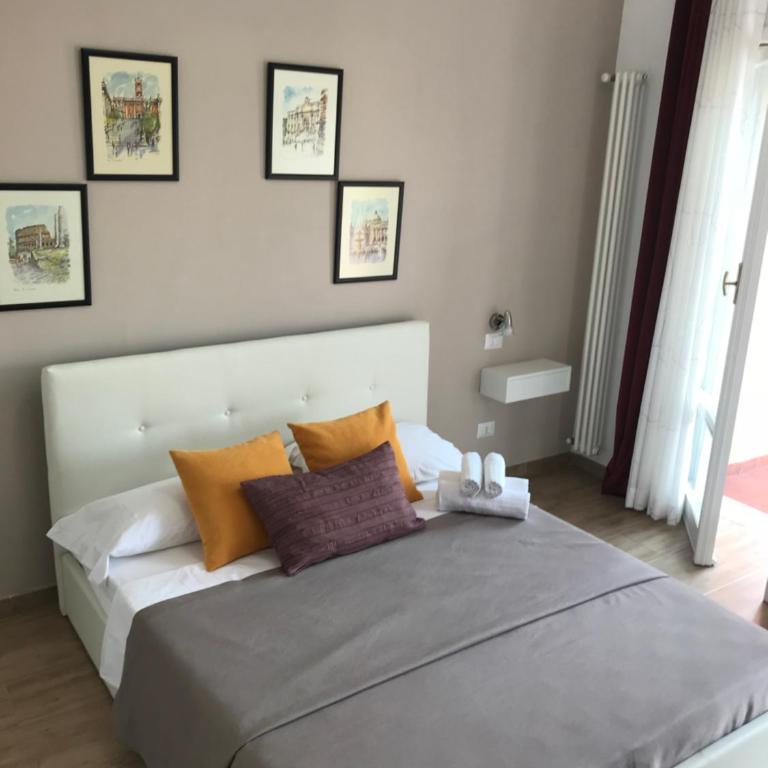 Juna's guest house - Double Room with Private Bathroom - 15