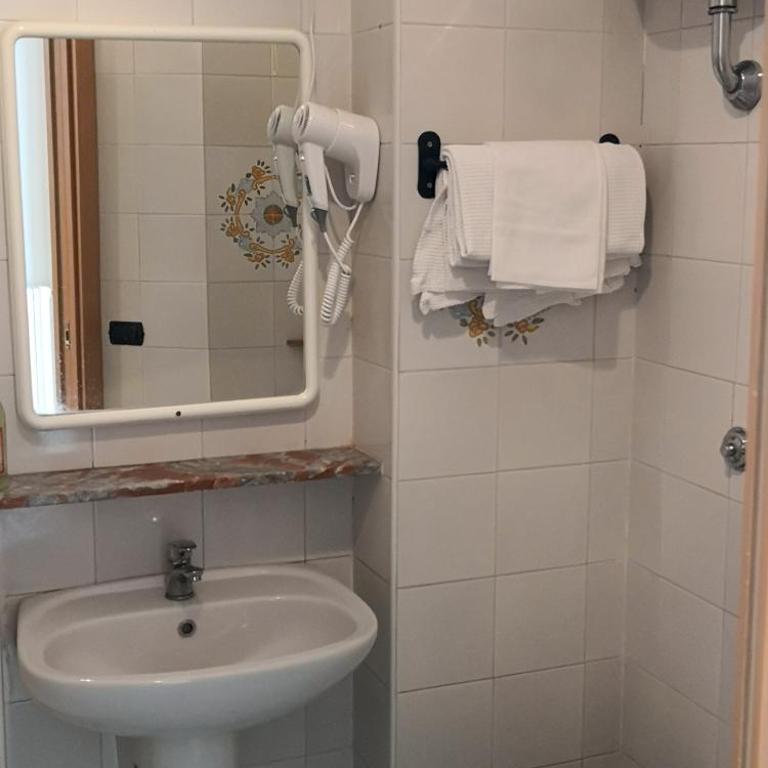 Villaggio "Camping Pompei" Bungalow - Camera Quadrupla - 2