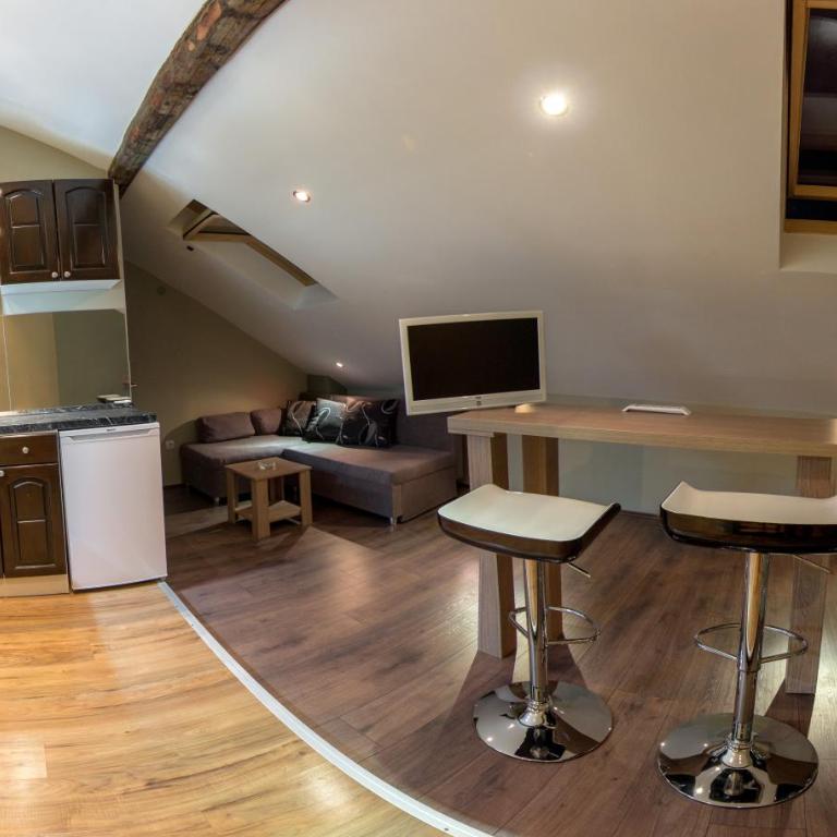 Central Park Apartments - Duplex Studio - 3