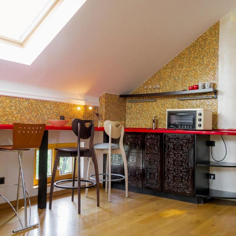 Central Park Apartments - Duplex One-Bedroom Apartment - 5