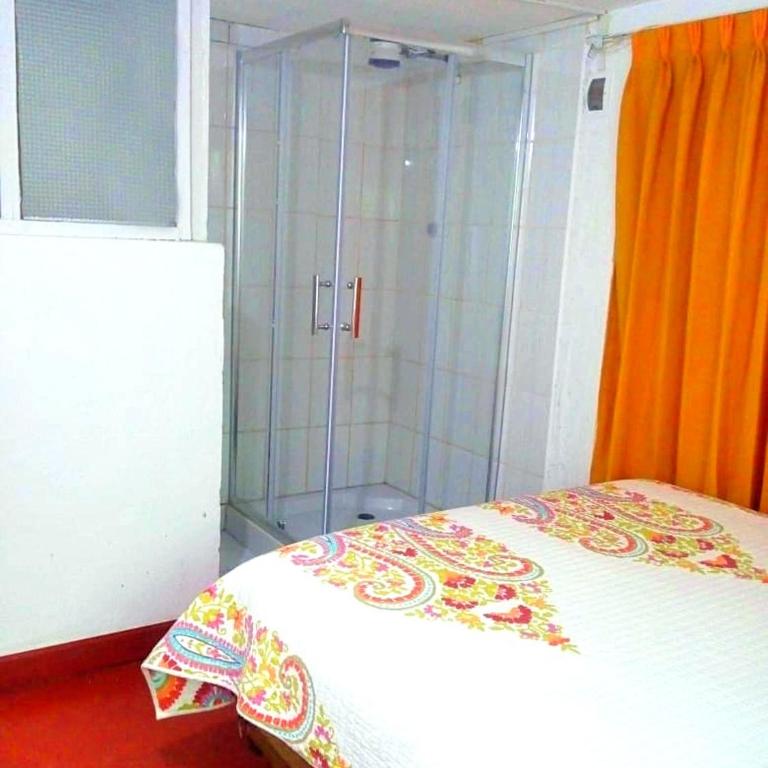 Cuzco Central Hostel - Habitación Doble con baño privado - 1