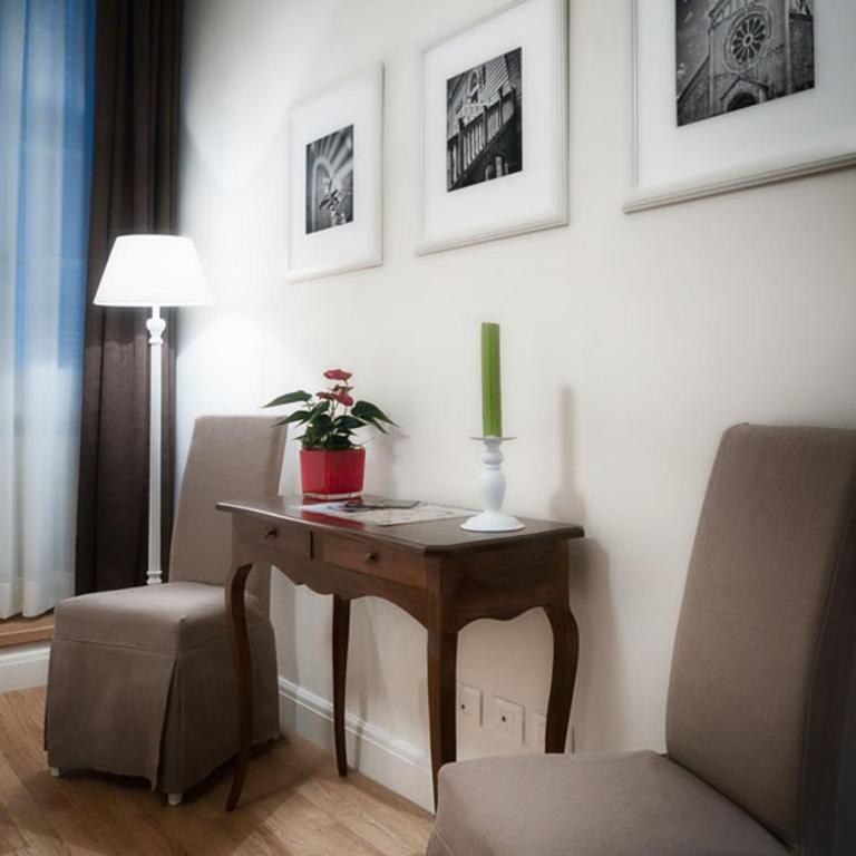 Palazzo Cerù Bed and Breakfast - Camera Matrimoniale con Bagno Privato Esterno - 4