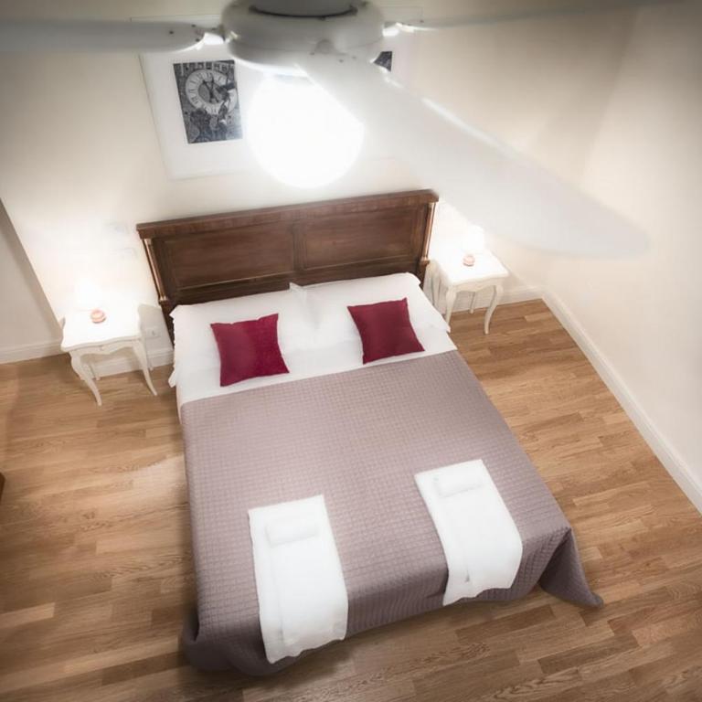 Palazzo Cerù Bed and Breakfast - Camera Matrimoniale con Bagno Privato Esterno - 3