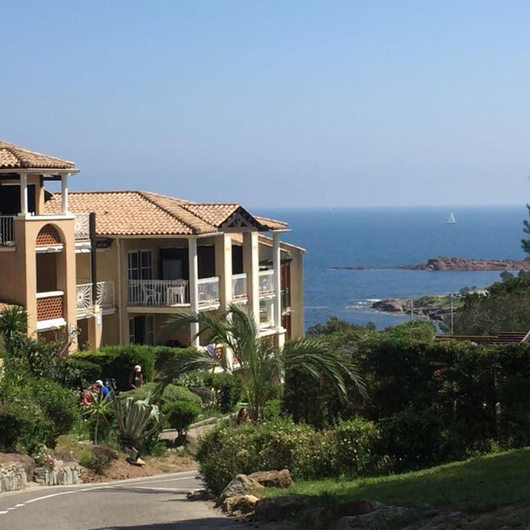 Appartement à Cap Estérel Village Pierre et Vacances Piscines et parking inclus - Studio - 34