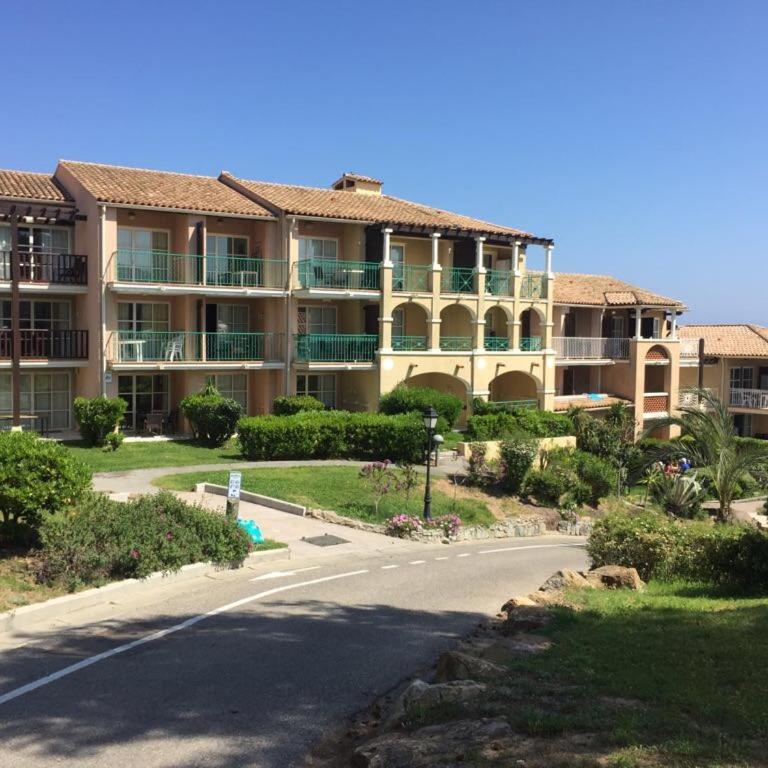 Appartement à Cap Estérel Village Pierre et Vacances Piscines et parking inclus - Studio - 33