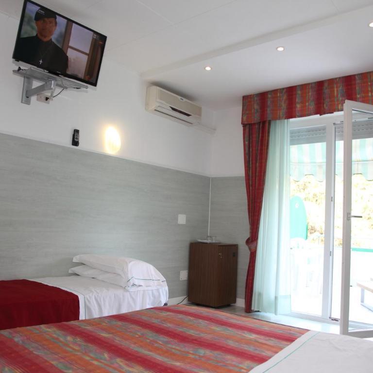 Hotel Soraya & Apartments - Camera Tripla Classic - 2